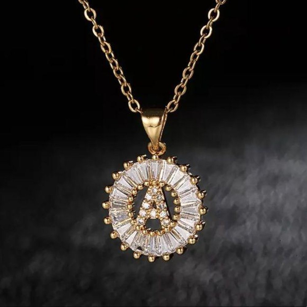 Gold Initial Crystal Sparkly Pendant Necklace A-Z - Picture 8 of 9